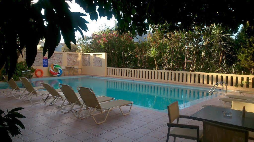 Okeanis II Aparthotel Kato Daratso Bagian luar foto